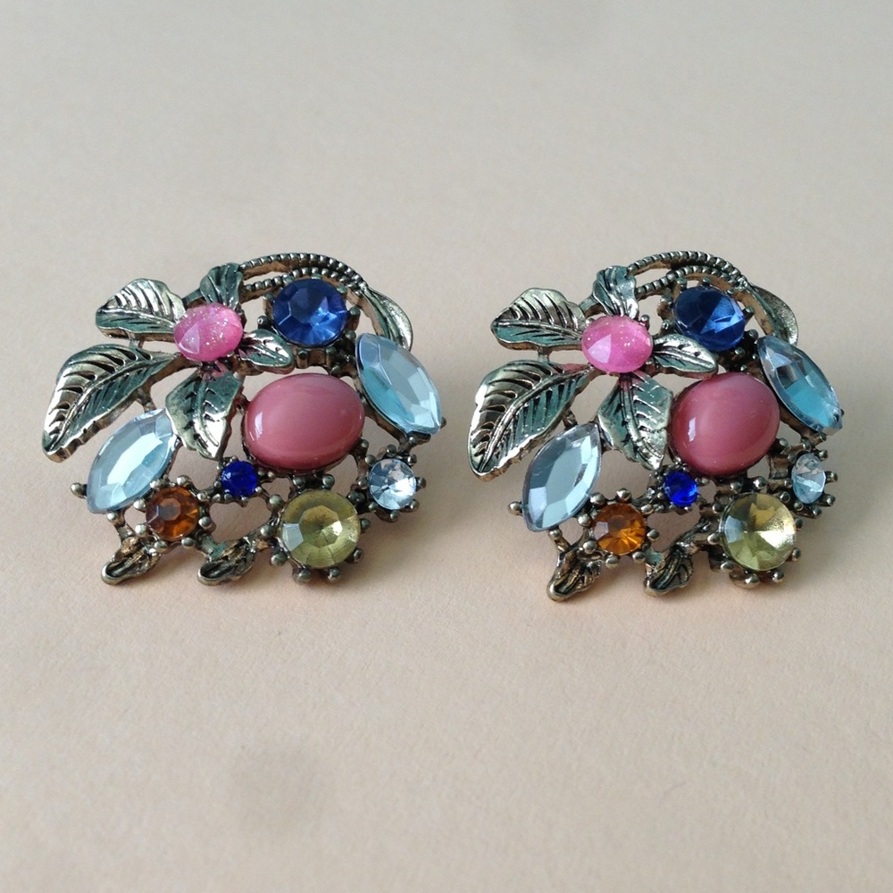 Beautiful Antique Style Earrings‎